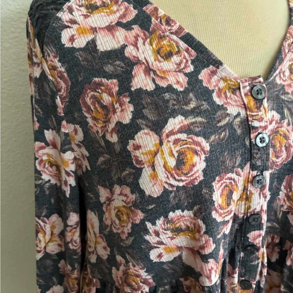WAS $26 Torrid gray floral top - Picture 4 of 8